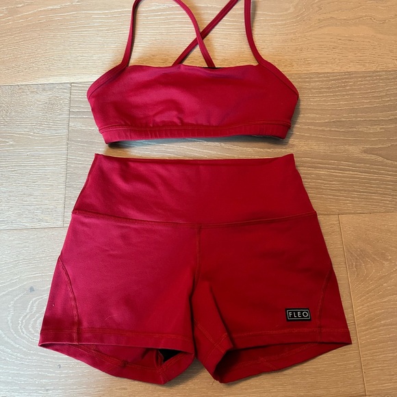 Women’s Workout Shorts and Matching Bra - Picture 1 of 3